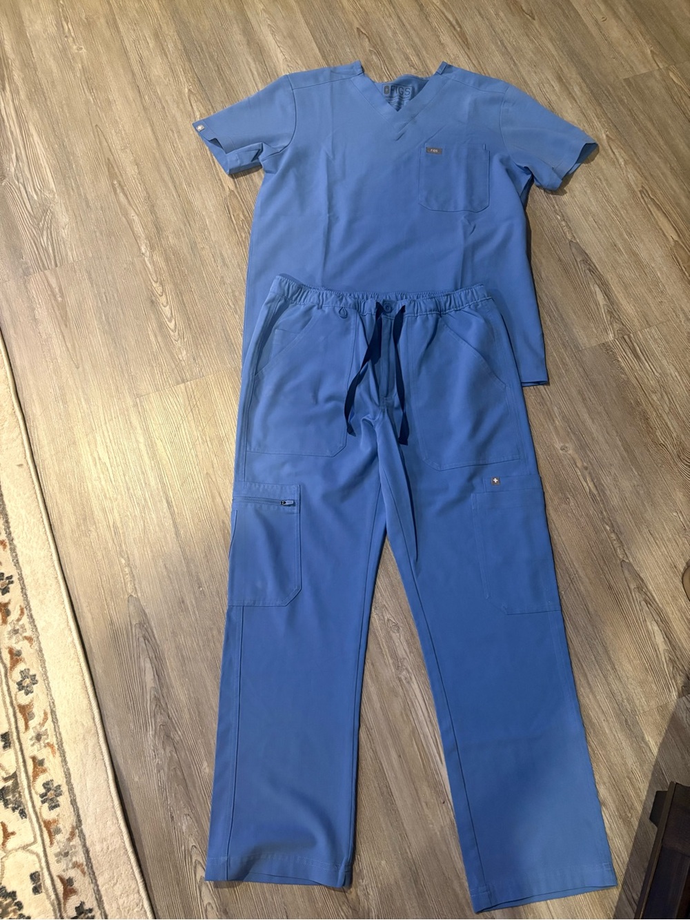 FIGS Men’s size small Blue Medical Scrub Set - Comfortable Two-Piece